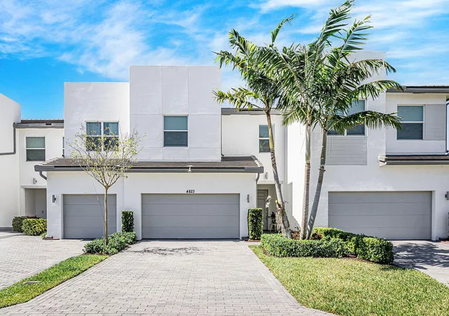 Homes for sale in Lake Worth, FL | 4823 Navali Dr, Lake Worth, FL 33467 | MLS# B26009426
