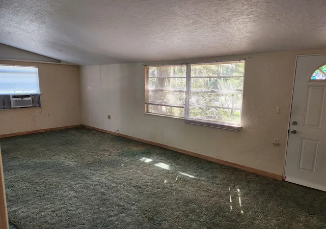 Photo 3 of Sale Pending at 2319 S Summerlin Ave, Sanford, FL 32771 | MLS# B26009451 | Listing updated on 2026-10-03