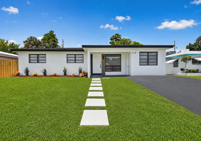 Photo 2 of Single family home for sale at 614 N 32nd Court, Hollywood, FL 33021 | MLS# B26009456 | Listing updated on 2026-09-23