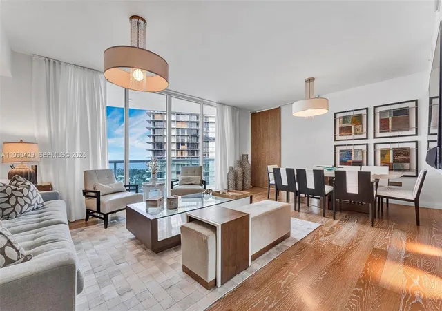 3rd image of 19400 Turnberry Wy #2011, Miami, FL 33180 | MLS# A11990429