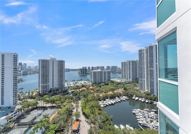 5th image of 19400 Turnberry Wy #2011, Miami, FL 33180 | MLS# A11990429