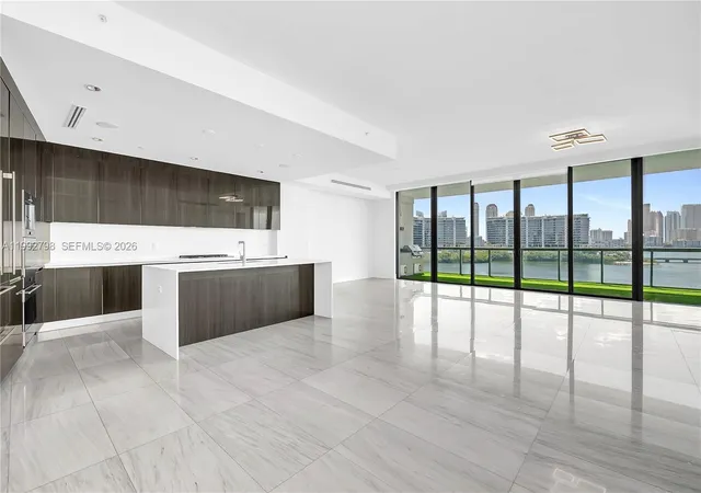 3rd image of 3300 Ne 188Th St #615, Miami, FL 33180 | MLS# A11992798
