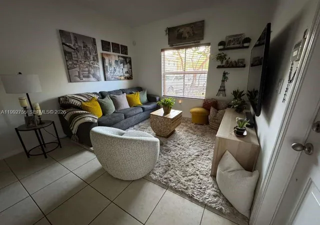 4th image of 1083 Sw 143 Ave #1206, Pembroke Pines, FL 33027 | MLS# A11992755