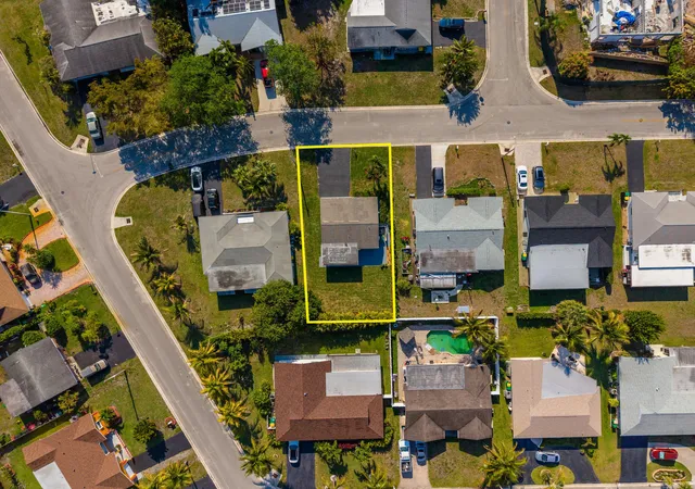 Photo 3 of Sale Pending at 8107 Nw 96th Avenue, Tamarac, FL 33321 | MLS# B26009450 | Listing updated on 2026-10-01