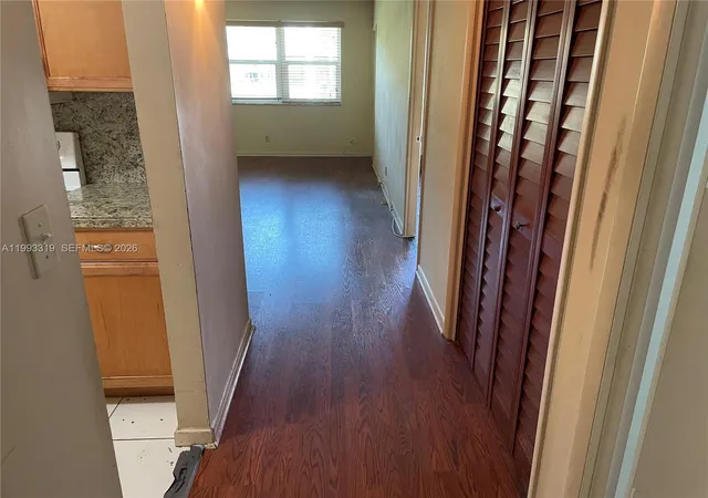 4th image of 2300 Park Ln #208, Hollywood, FL 33021 | MLS# A11993319