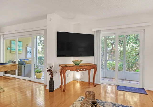 4th image of 1100 Surf Rd, Riviera Beach, FL 33404
