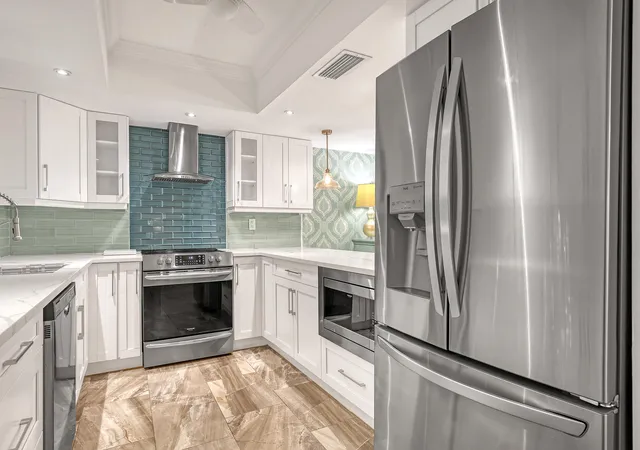 5th image of 1100 Surf Rd, Riviera Beach, FL 33404