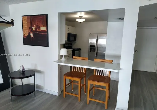 5th image of 6039 Collins Ave #1710, Miami Beach, FL 33140 | MLS# A11988609