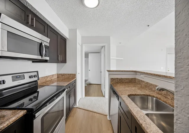 Listing Photo 5 - Condo for sale in building located at 2213 Grand Cayman Ct, Kissimmee, FL 34741 - Unit #1135
