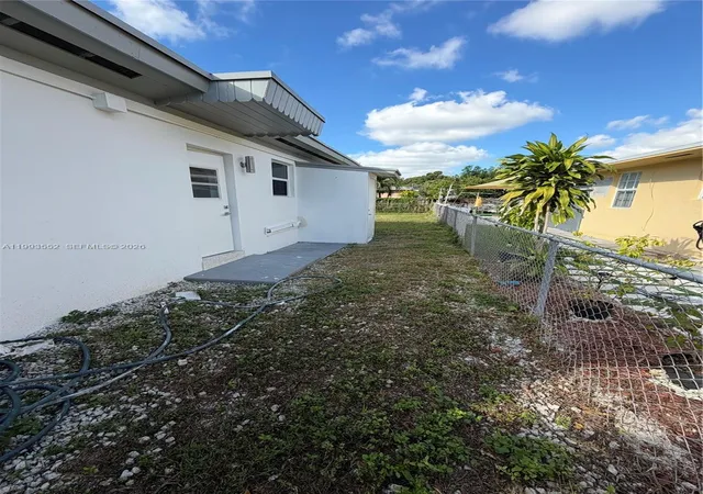 Homes for sale in Miami, FL | 2784 Sw 31st Pl, Miami, FL 33133 | MLS# A11993552