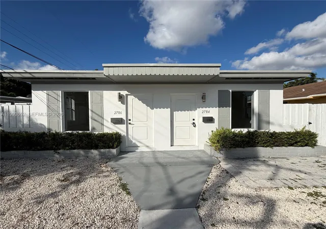 Homes for sale in Miami, FL | 2784 Sw 31St Pl, Miami, FL 33133 | MLS# A11993552