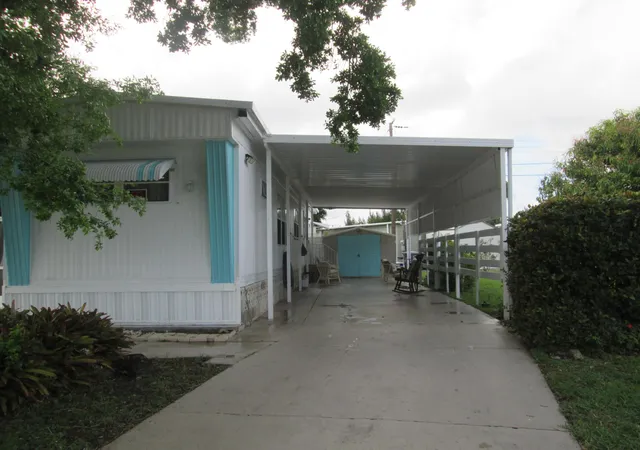 Photo 3 of Sale Pending at 4261 Meadow View Dr, Boynton Beach, FL 33436 | MLS# B26010033 | Listing updated on 2026-10-07