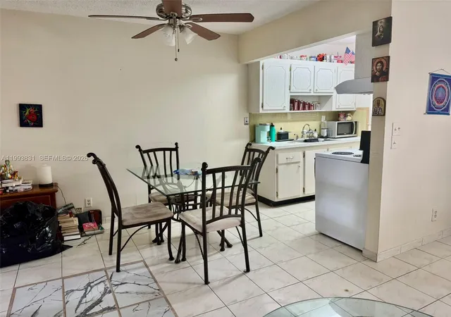 5th image of 2145 Pierce St #403, Hollywood, FL 33020 | MLS# A11993831