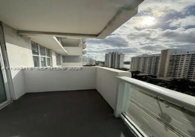 5th image of 5601 Collins Ave #1219, Miami Beach, FL 33140 | MLS# A11993418
