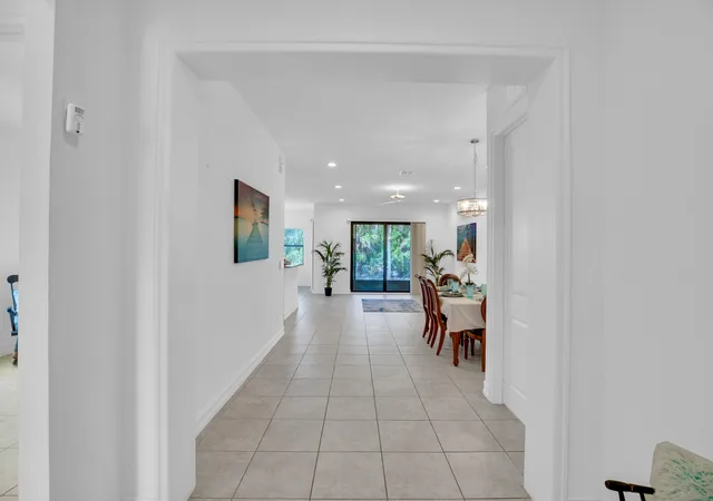 Photo 4 of Single family home for sale at 5585 40th Avenue, Vero Beach, FL 32967 | MLS# B26010306 | Listing updated on 2026-10-08