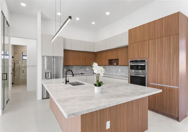 Homes for sale in Cape Coral, FL | 3300 Nw 1st Ter, Cape Coral, FL 33993 | MLS# A11991095