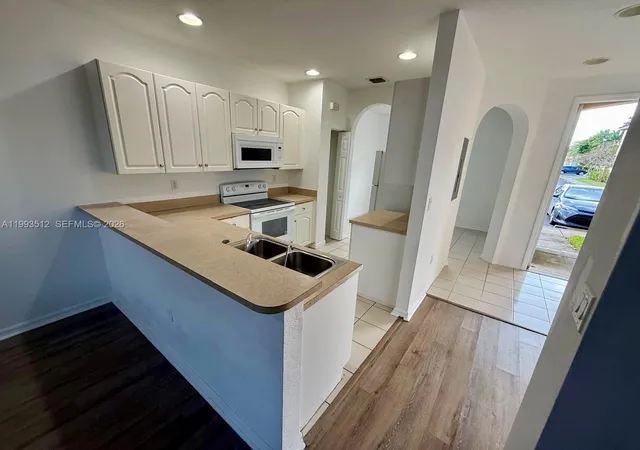 3rd image of 1934 Sw 60Th Ave, North Lauderdale, FL 33068 | MLS# A11993512
