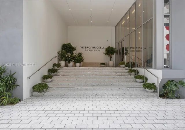 4th image of 77 Se 5Th St #2914, Miami, FL 33131 | MLS# A11992850