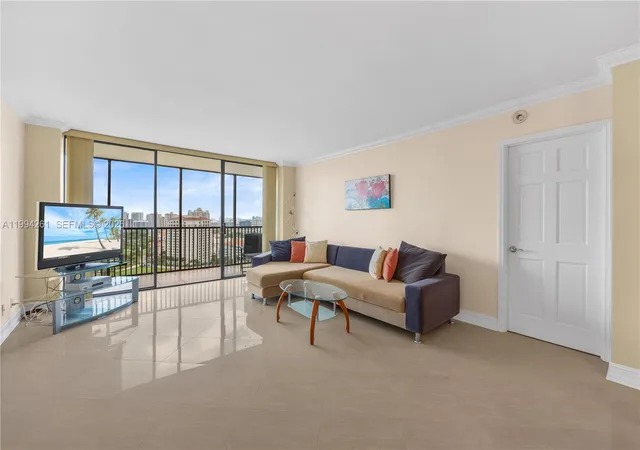 3rd image of 20379 W Country Club Dr #2236, Aventura, FL 33180 | MLS# A11994261