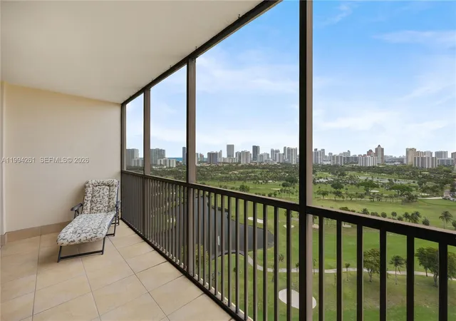 4th image of 20379 W Country Club Dr #2236, Aventura, FL 33180 | MLS# A11994261