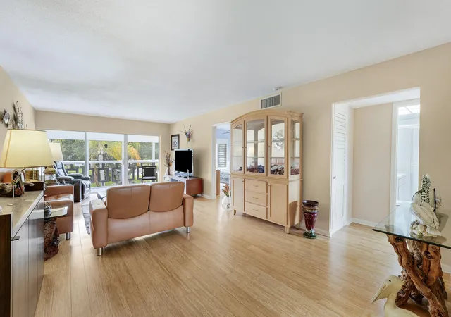 2nd image of 331 Tequesta Dr #213, Jupiter, FL 33469 | MLS# B26010670