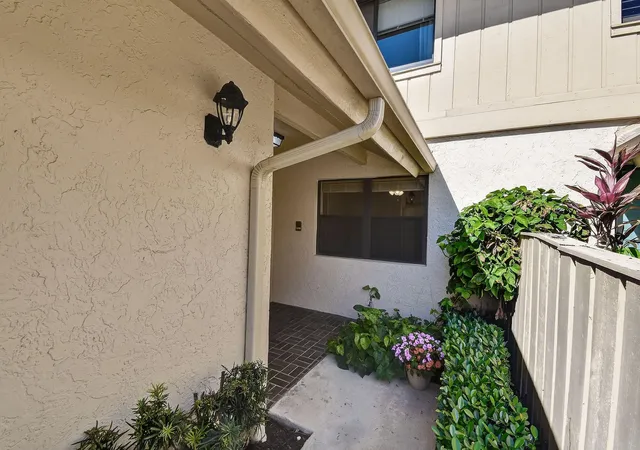3rd image of 17081 Waterbend Dr, Jupiter, FL 33477