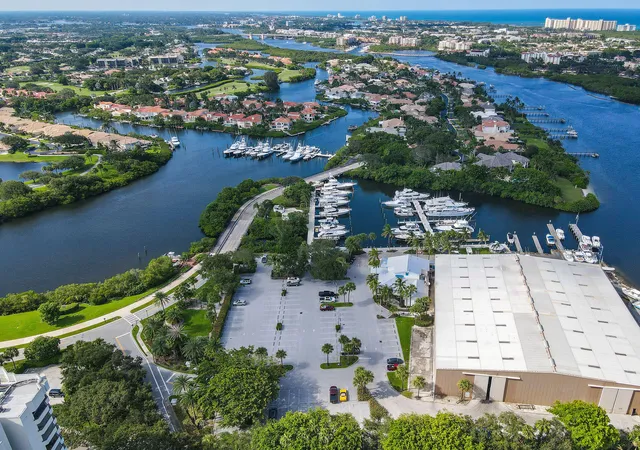 40th image of 17081 Waterbend Dr #128, Jupiter, FL 33477 | MLS# B26010801