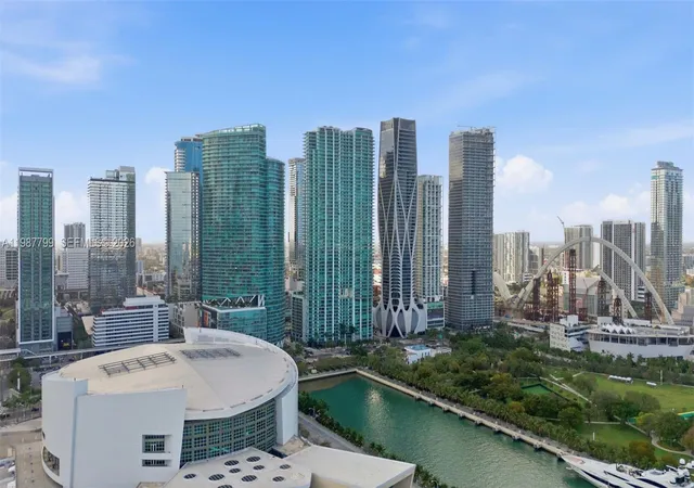 Homes for sale in Miami, FL | 900 Biscayne Boulevard, Miami, FL 33132 | Houzeo