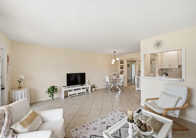 Homes for sale in Boca Raton, FL | 314 Brighton #H, Boca Raton, FL 33434 | MLS# B26010843