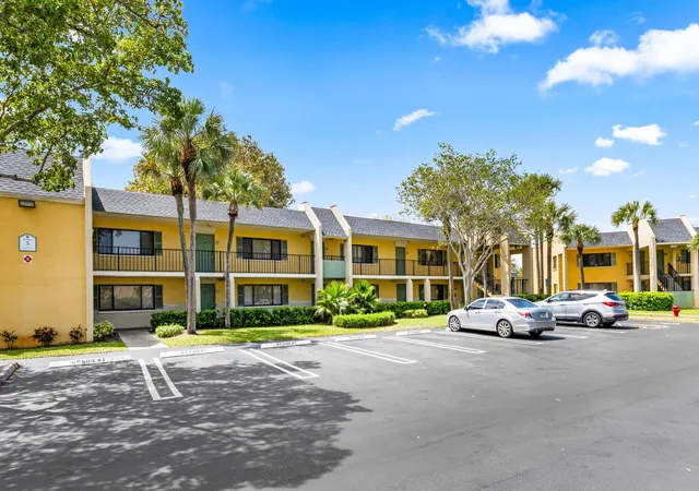 1st image of 507 Meadows Cir, Boynton Beach, FL 33436 | MLS# B26010896