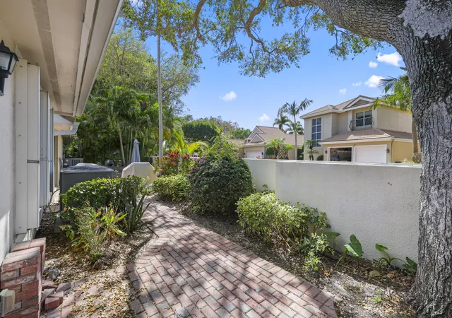 4th image of 461 Coral Cove Dr, Juno Beach, FL 33408 | MLS# B26011051