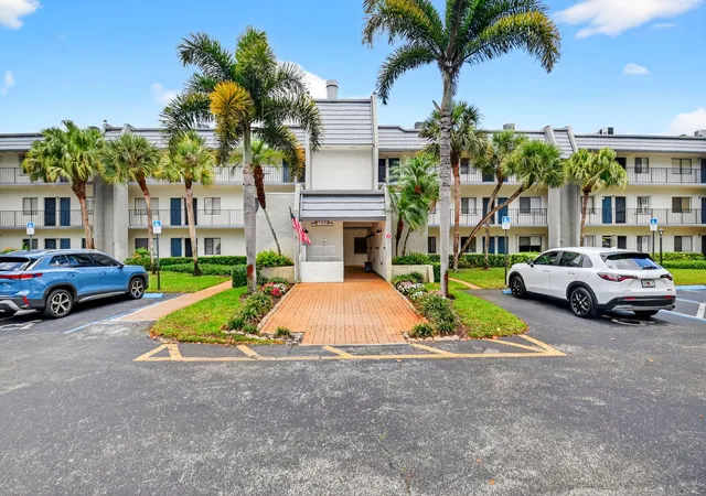 Photo 3 of Condo for sale at 4832 Esedra Ct #103, Greenacres, FL 33467 | MLS# B26011092 | Listing updated on 2026-09-23