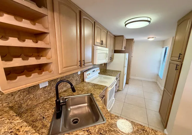 Homes for sale in Boca Raton, FL | 6 Royal Palm Wy #102, Boca Raton, FL 33432 | MLS# B26011106
