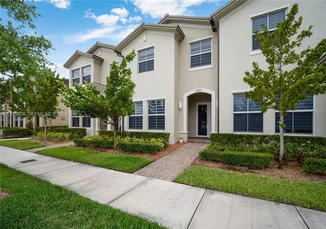 1st image of 26442 Sw 148 Ct #26442, Princeton, FL 33032 | MLS# A11995008