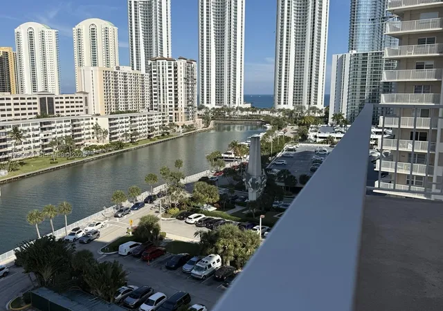 2nd image of 500 Bayview Dr #1031, Sunny Isles Beach, FL 33160 | MLS# A11995050