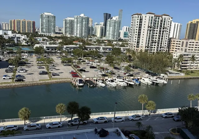 4th image of 500 Bayview Dr #1031, Sunny Isles Beach, FL 33160 | MLS# A11995050