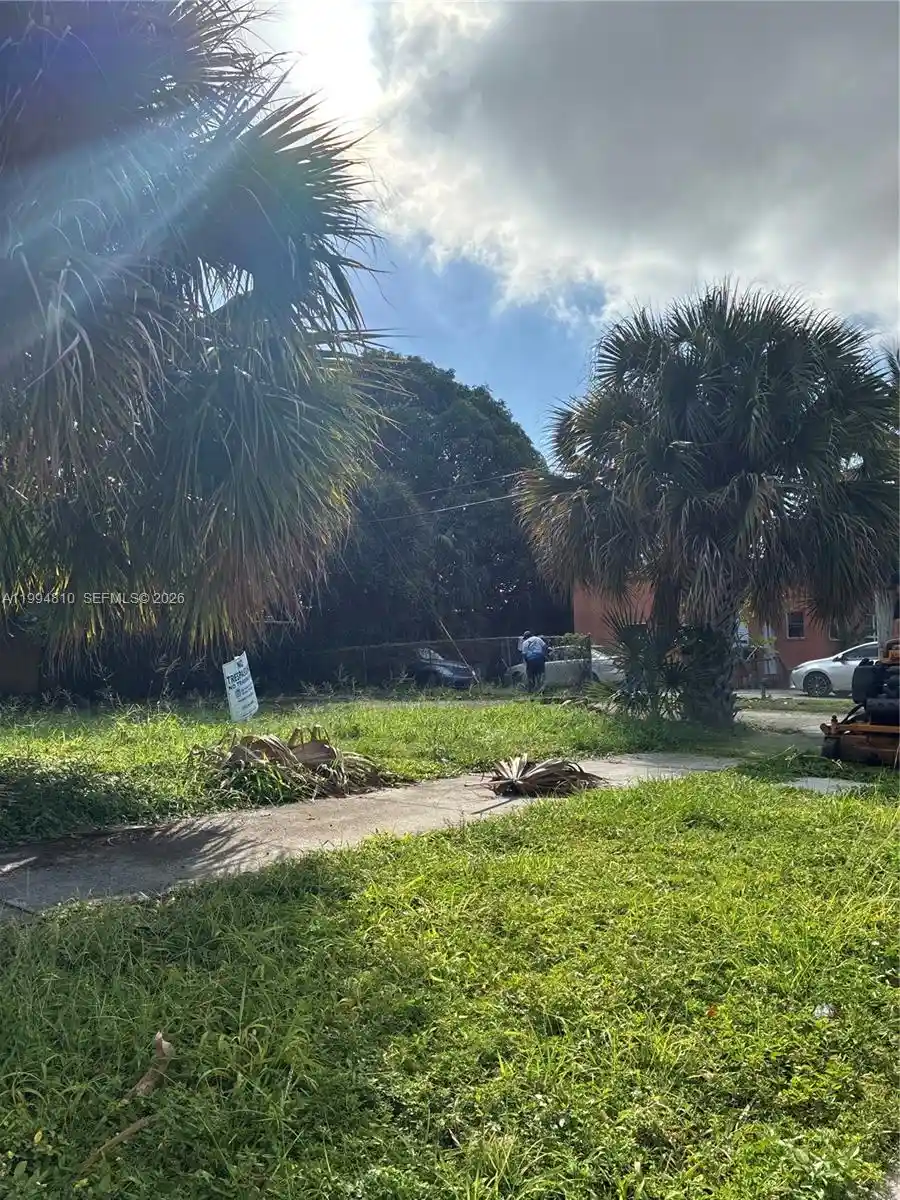 Photo 1 of Land for sale at 547 17th Street, West Palm Beach, FL 33407 | MLS# A11994810 | Listing updated on 2026-05-23