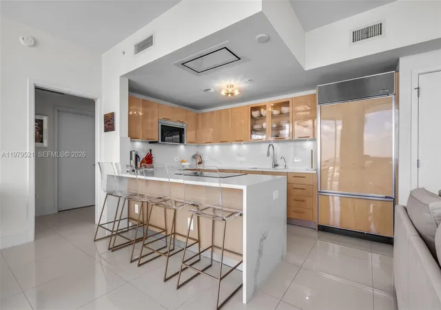 4th image of 6899 Collins Ave #2403, Miami Beach, FL 33141 | MLS# A11979521