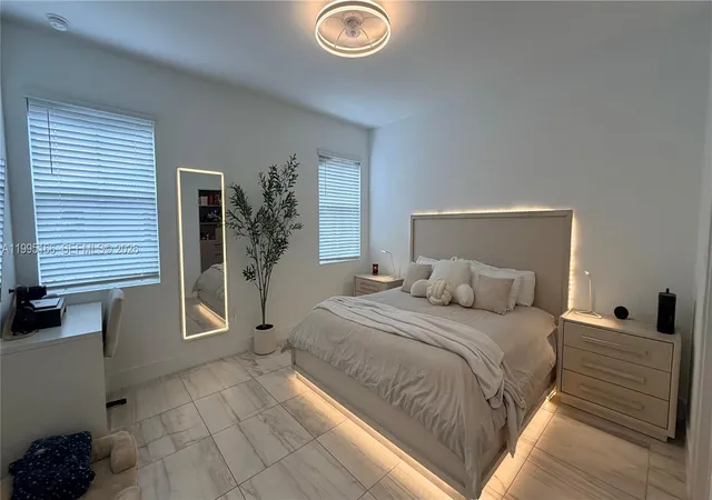 3rd image of 181 Sw 170Th Ave, Pembroke Pines, FL 33027 | MLS# A11995166