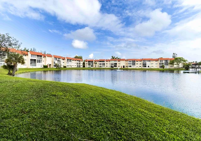 2nd image of 2800 Sunrise Lakes Dr W, Sunrise, FL 33322