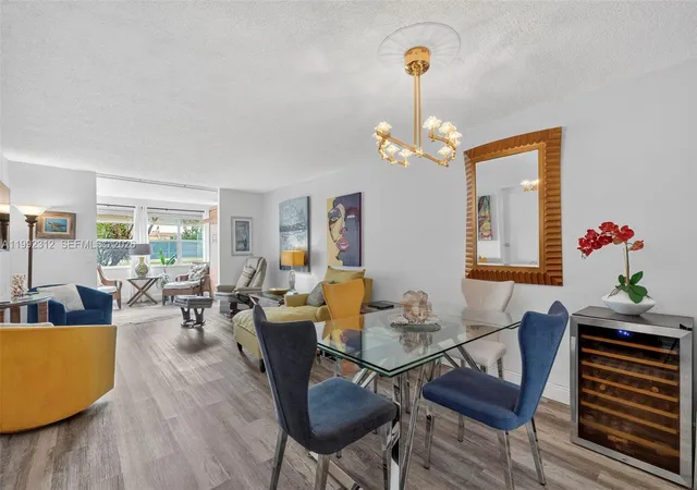 2nd image of 9821 Sunrise Lakes Blvd, Sunrise, FL 33322