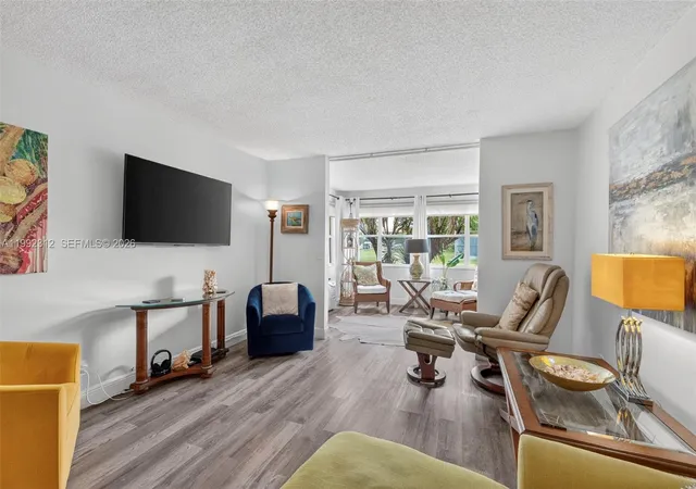 4th image of 9821 Sunrise Lakes Blvd, Sunrise, FL 33322