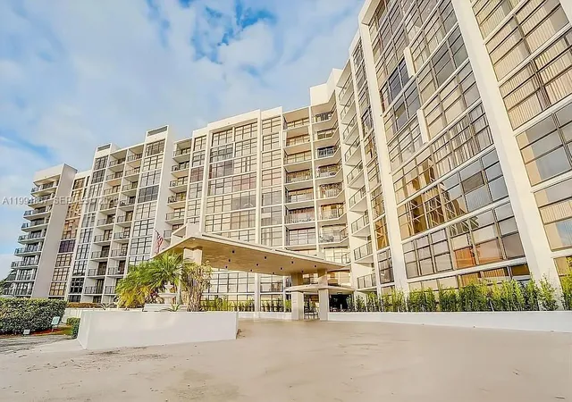 2nd image of 600 Parkview Dr, Hallandale Beach, FL 33009