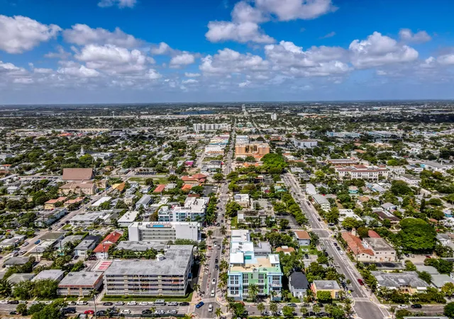 2nd image of 108 Lake Ave, Lake Worth Beach, FL 33460