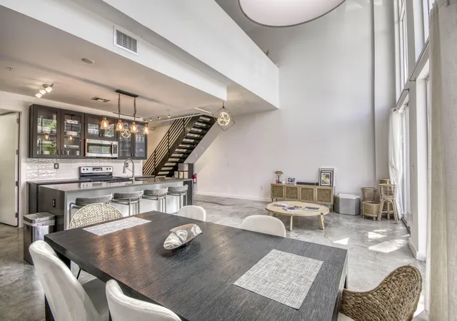 3rd image of 108 Lake Ave #202, Lake Worth Beach, FL 33460 | MLS# B26011541