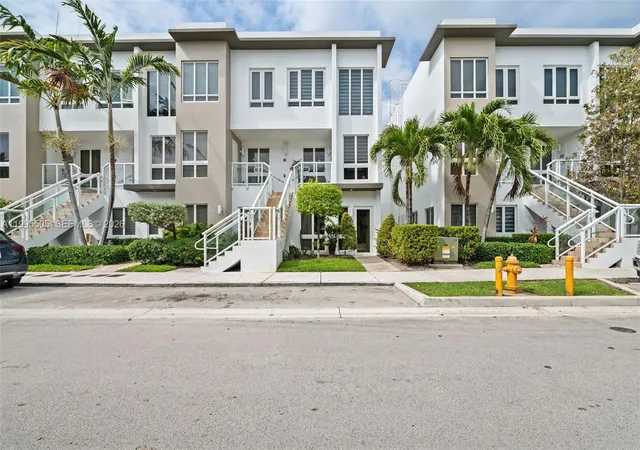 Homes for sale in Doral, FL | 10305 Nw 63rd Ter #105, Doral, FL 33178 | MLS# A11995505
