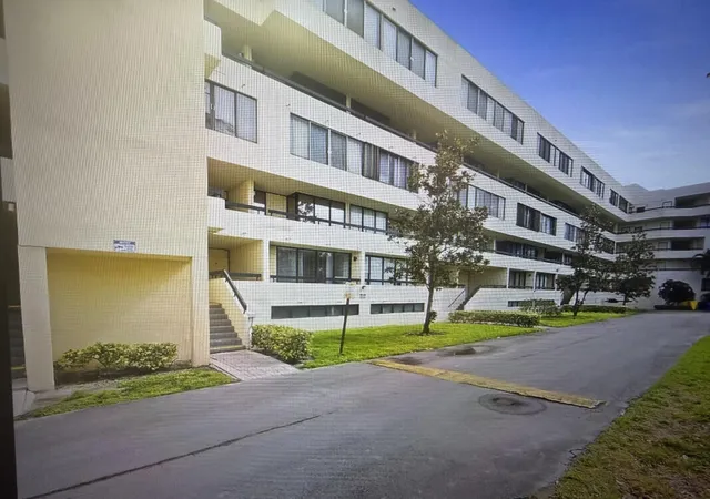 Homes for sale in Boca Raton, FL | 1401 S Federal Hwy #102, Boca Raton, FL 33432 | MLS# B26011627