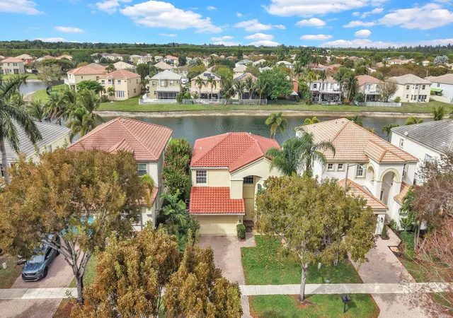 Homes for sale in Wellington, FL | 9037 Alexandra Dr, Wellington, FL 33414 | MLS# B26011624