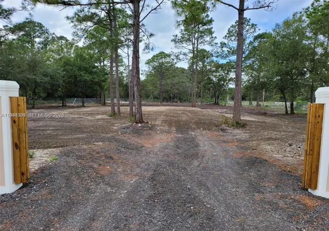 5th image of 610 S Quebrada St, Clewiston, FL 33440 | MLS# A11994308