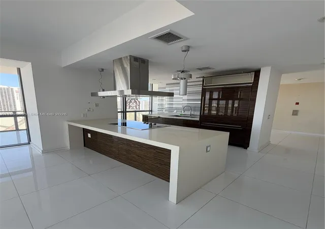 2nd image of 1100 Biscayne Blvd #2605, Miami, FL 33132 | MLS# A11995695